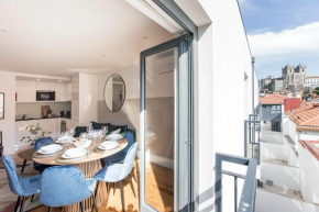 Bright 3BR Flat w/ AC in City Center by LovelyStay